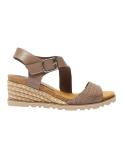 Buy 🎉 Easy Steps Theo 🩴 Sandals In Taupe Glove 🤩