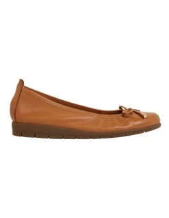 Cheap ⭐ Active Flex By Easy Steps Barton Flat 👟 Shoes In Tan Leather ⌛