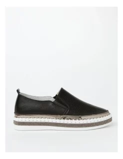 Wholesale 🛒 Regatta Chloe Leather Flat 👟 Shoes In Black 🧨