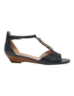 Budget 😍 Easy Steps Vince Glove 🩴 Sandals In Navy 💯