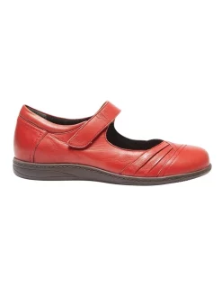 Discount 😀 Wide Steps Larissa Flat 👟 Shoes In Red Glove 🔔