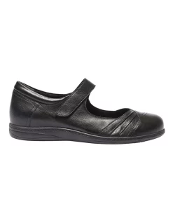 Best Pirce 🥰 Wide Steps Larissa Flat 👟 Shoes In Black Glove 🛒