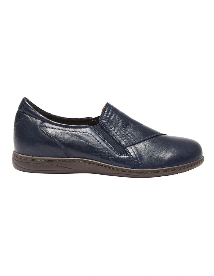 Cheap ๐ฅฐ Wide Steps Latrobe Flat ๐ Shoes In Navy Glove ๐